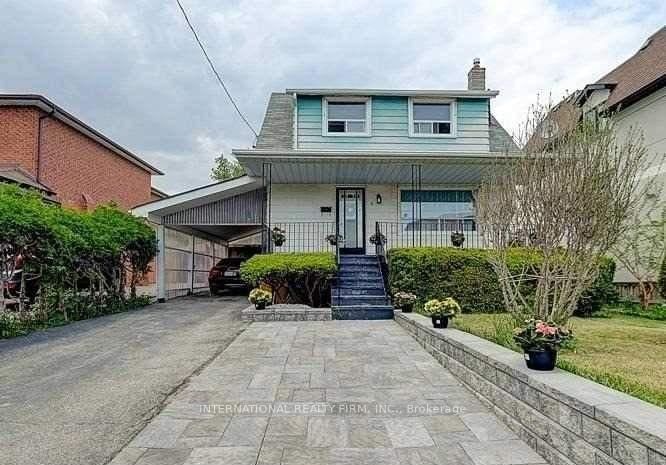 Detached House for sale at 8 Farrell Avenue, Toronto, Willowdale West, M2R 1C8 - MLS: C12108051