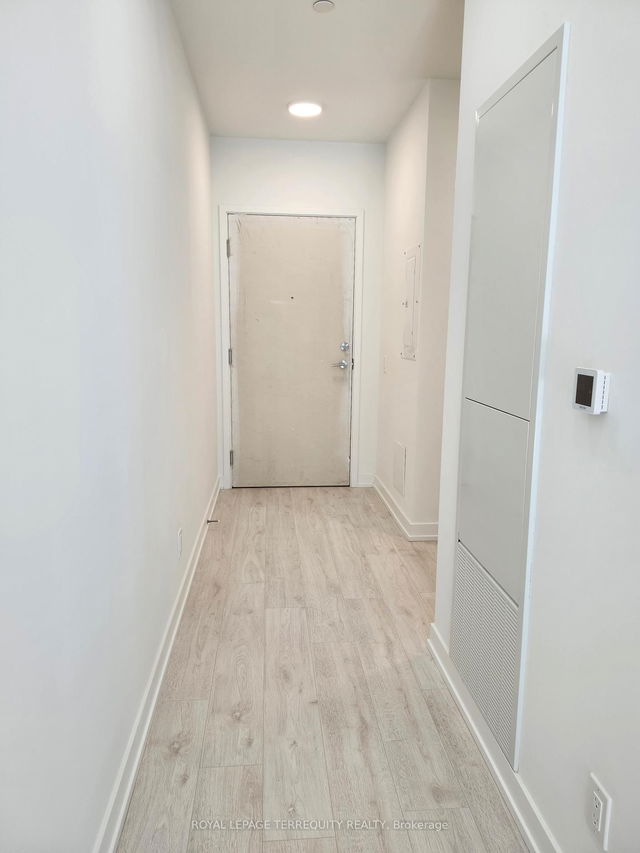 210 - 181 Sheppard Avenue