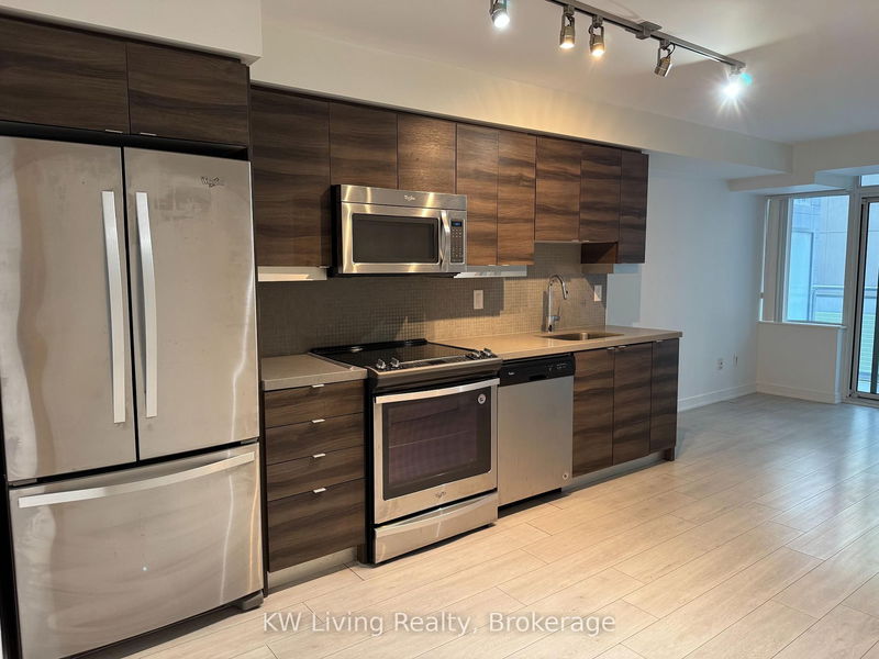 home for lease on 632-525 Adelaide Street W