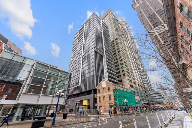 902 - 771 Yonge Street