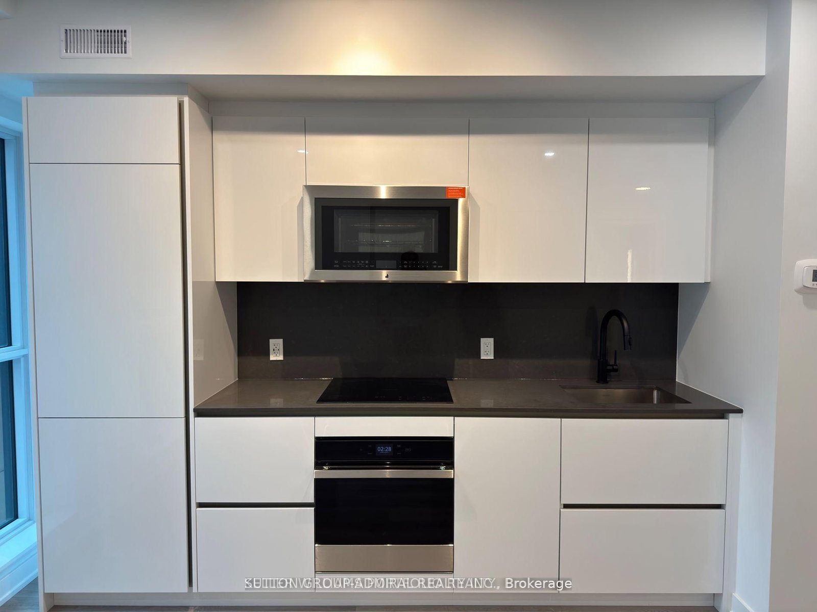 327 King Street W, Unit 601 - Photo 9