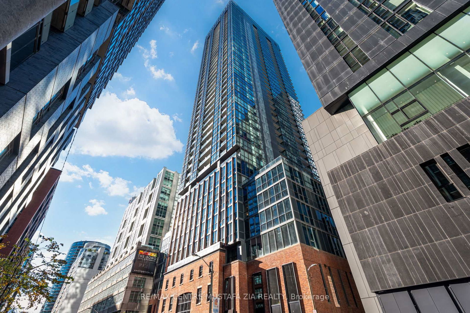Condo for sale at 2501-88 Blue Jays Way, Toronto, Waterfront Communities C1, M5V 2G3 - MLS: C12108541
