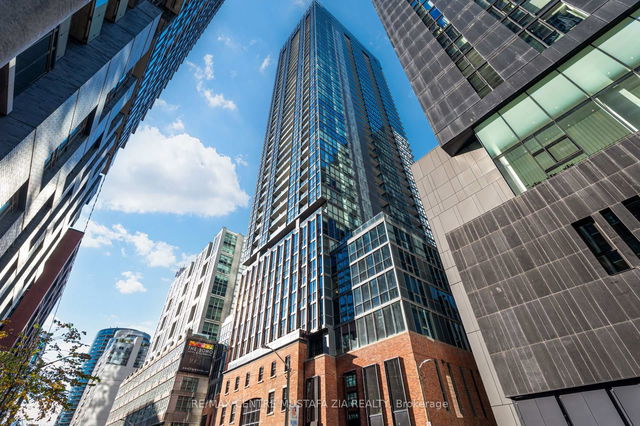 2501 - 88 Blue Jays Way