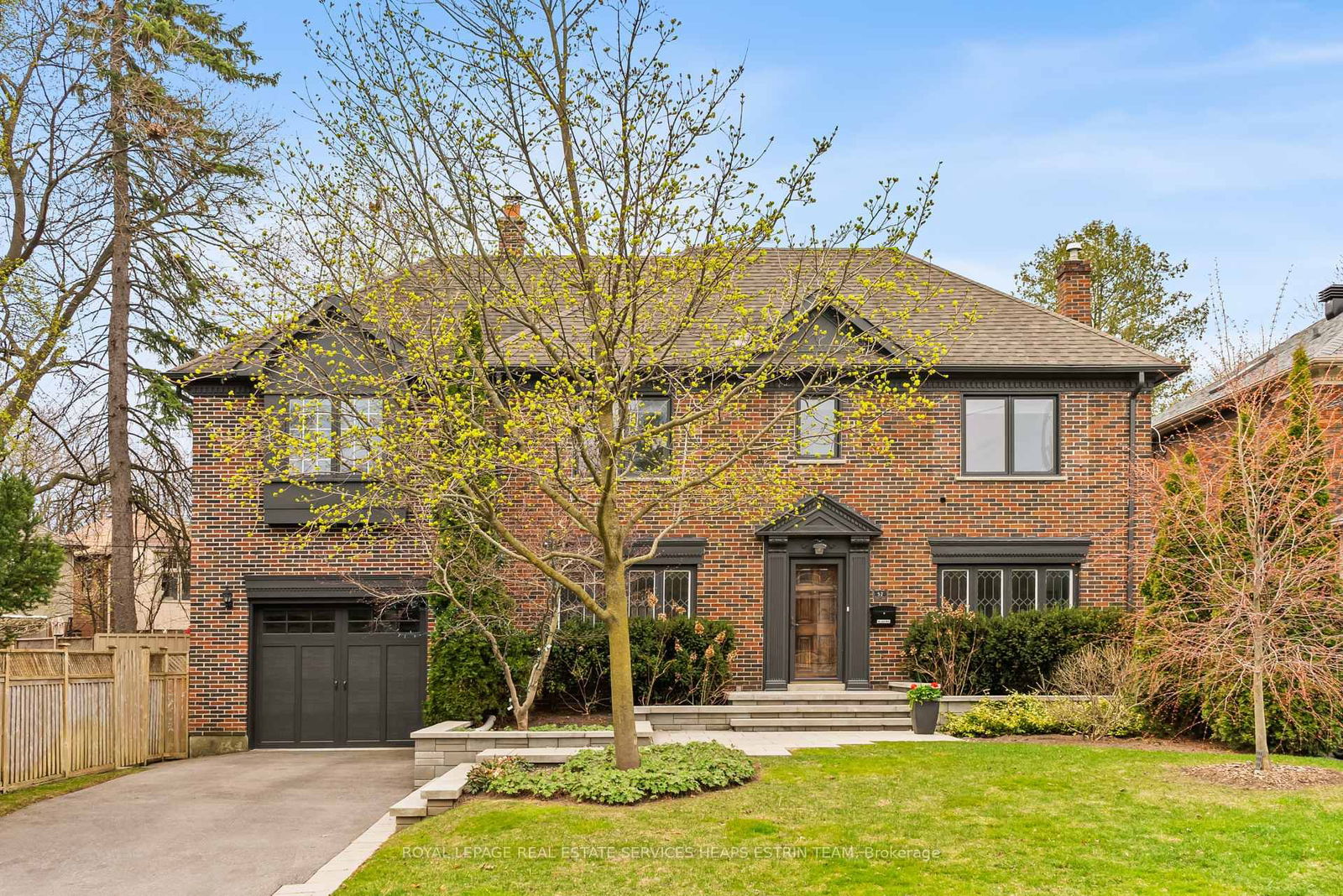 Detached House sold at 52 Fleming Crescent, Toronto, Leaside, M4G 2B2 - MLS: C12108717
