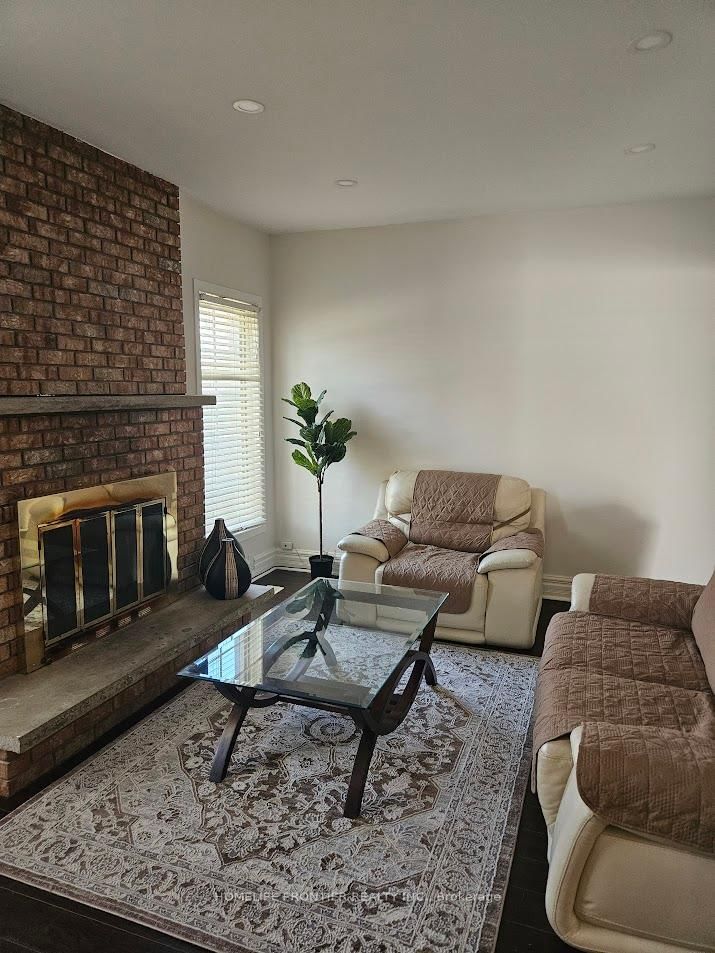 Detached House for lease at 205 Burnett Avenue, Toronto, Lansing-Westgate, M2N 1V7 - MLS: C12108719