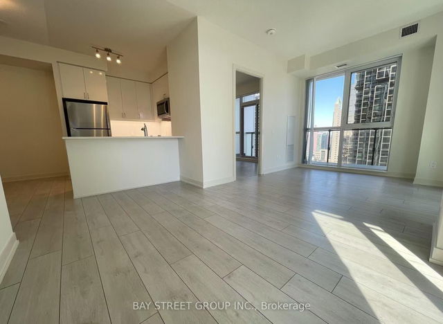 1719 - 4955 Yonge Street