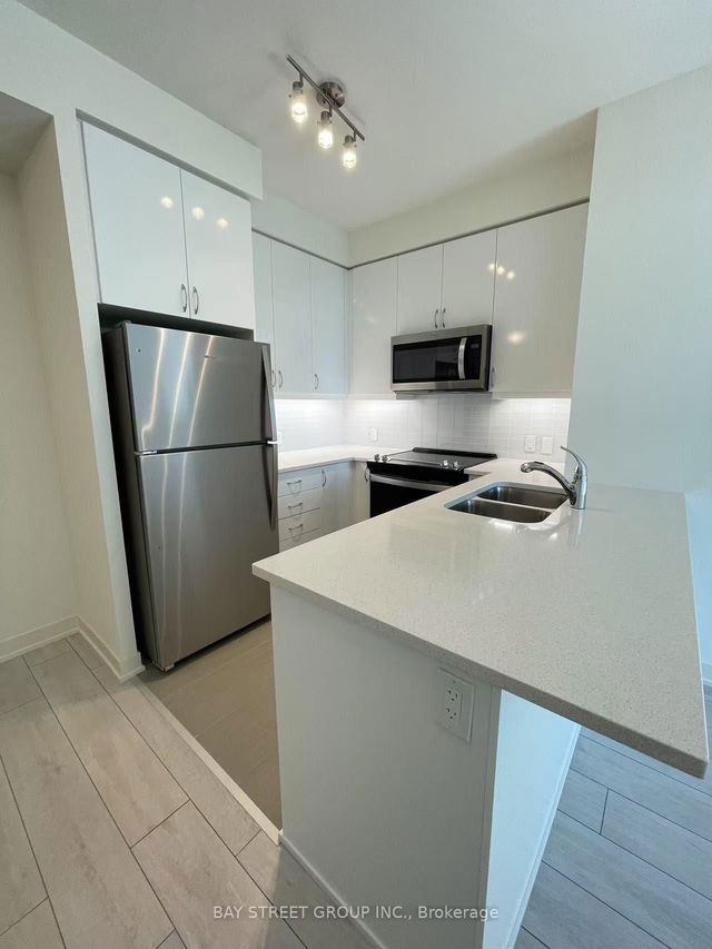 1719 - 4955 Yonge Street