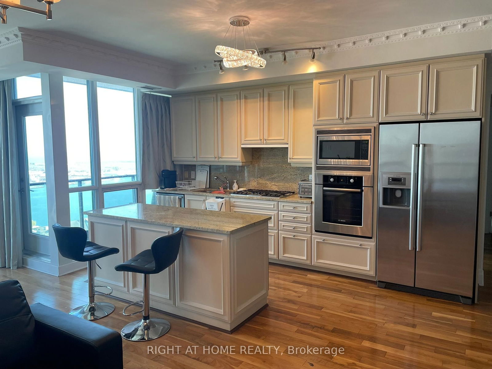 Condo for lease at 4904-16 Harbour Street, Toronto, Waterfront Communities C1, M5J 2Z7 - MLS: C12109329