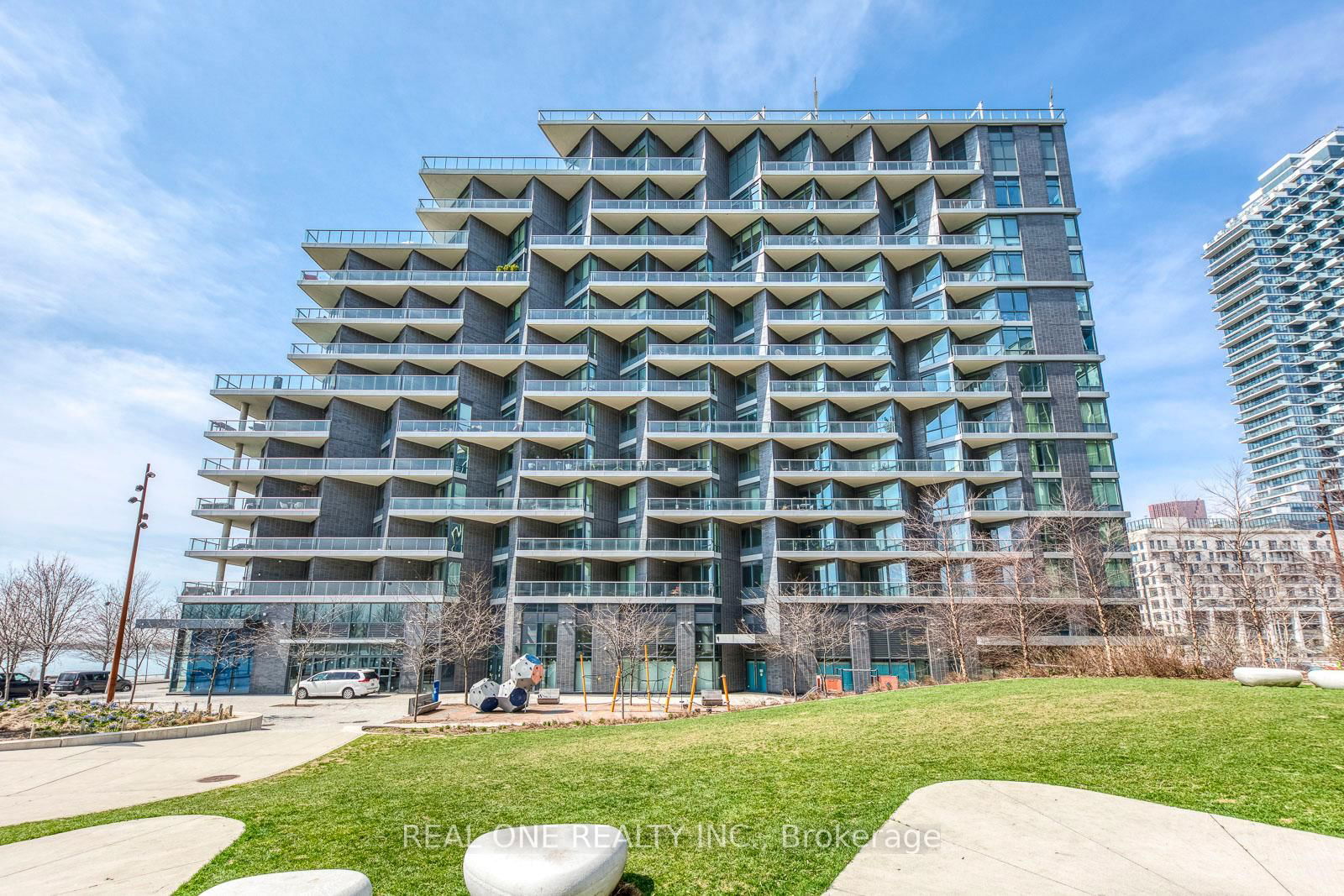 Condo for sale at 818-1 Edgewate Drive, Toronto, Waterfront Communities C8, M5A 0L1 - MLS: C12109330
