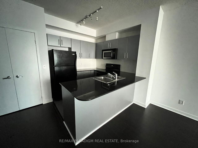 2701 - 12 Yonge Street