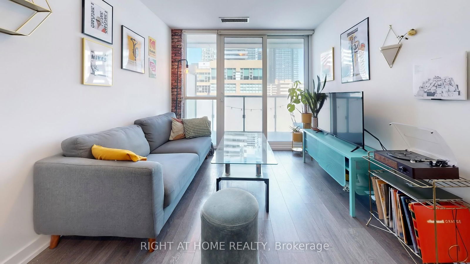 Condo for lease at 705-125 Redpath Avenue, Toronto, Mount Pleasant West, M4S 0B5 - MLS: C12109545