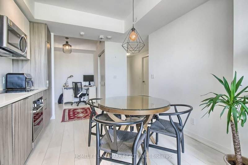 607 - 223 St Clair Ave W, Toronto, M4V 1R3 | Image 2