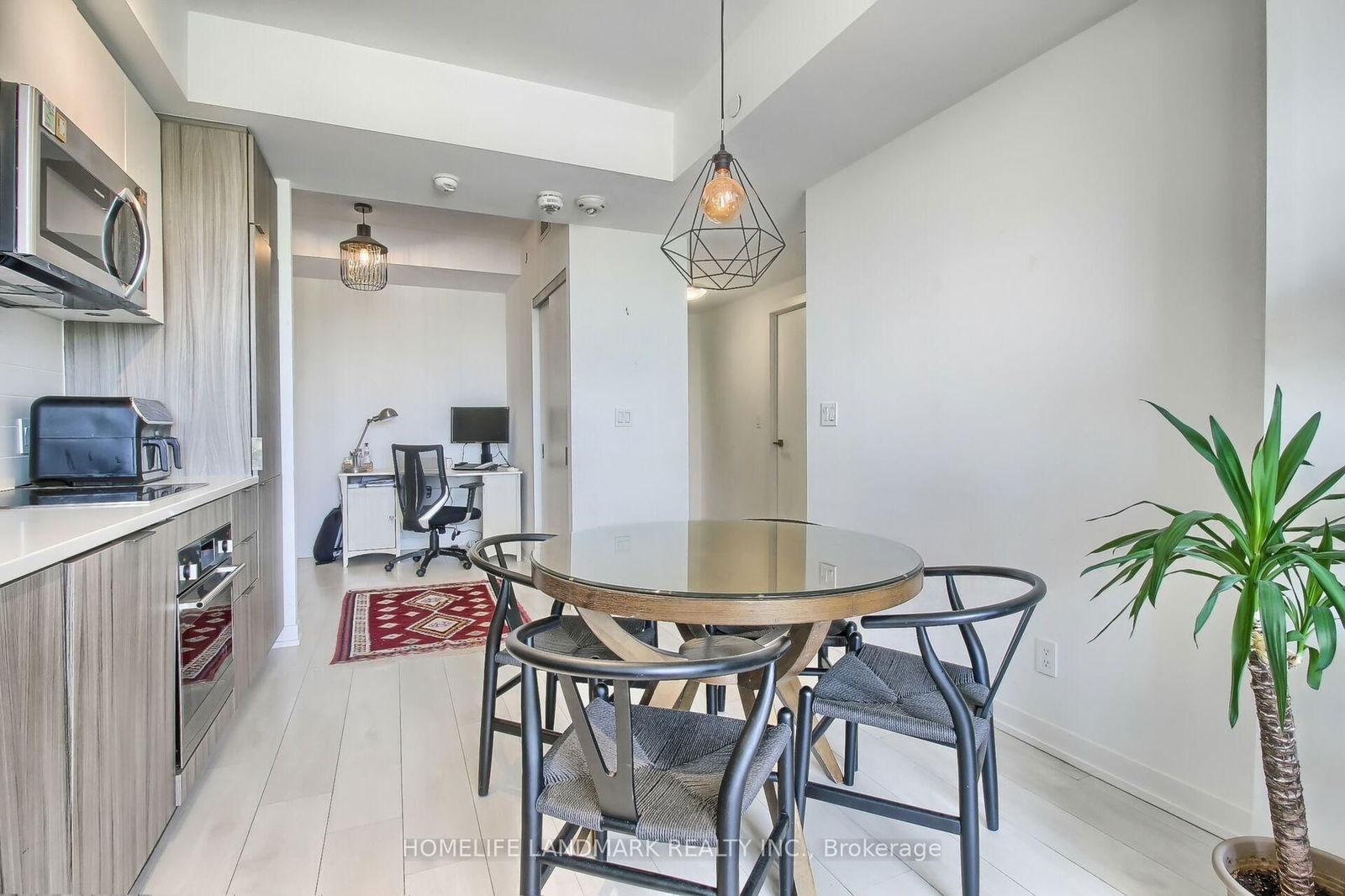 Condo for lease at 607-223 St Clair Avenue, Toronto, Casa Loma, M4V 1R3 - MLS: C12109580