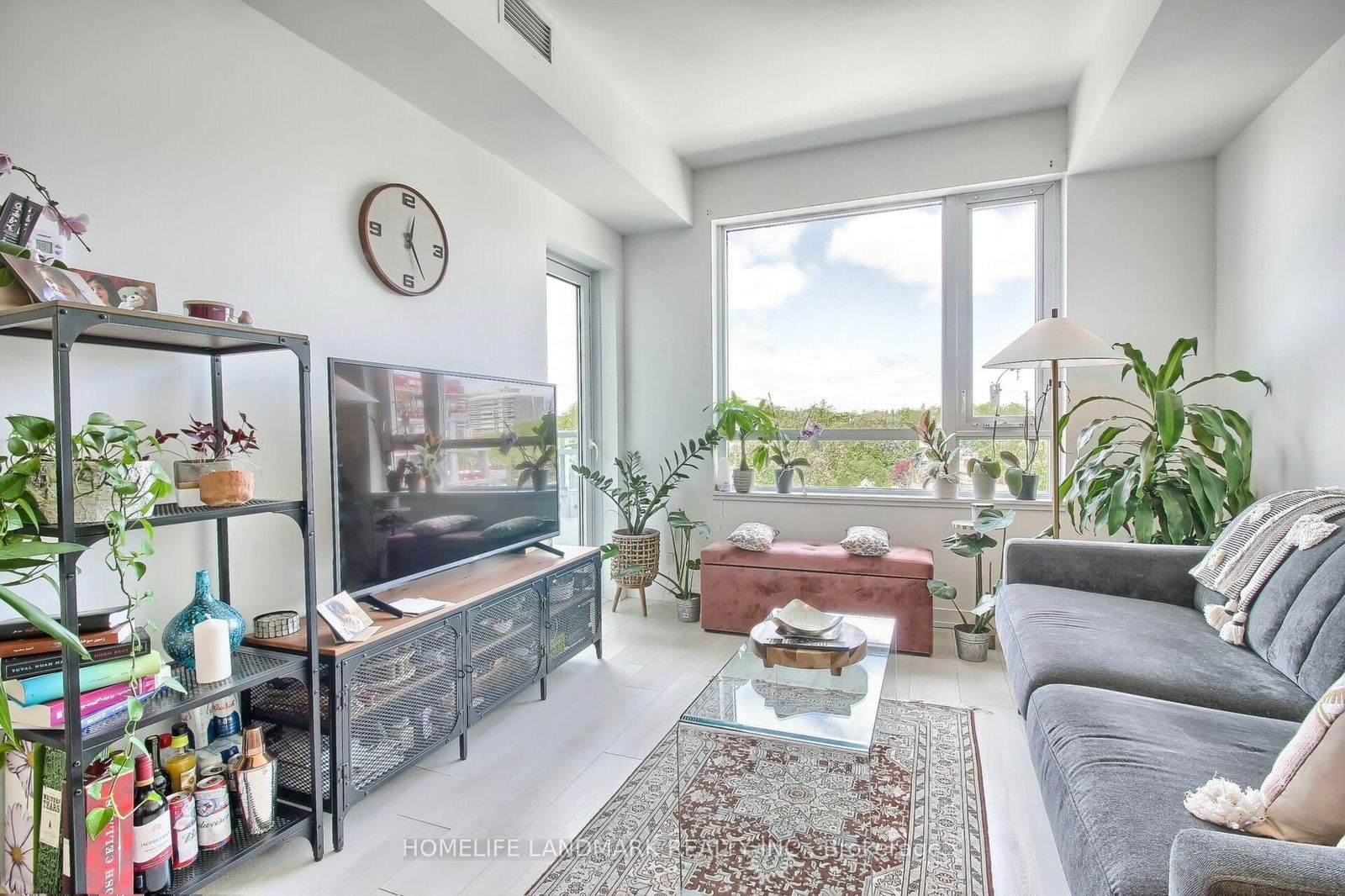 Condo for lease at 607-223 St Clair Avenue, Toronto, Casa Loma, M4V 1R3 - MLS: C12109580