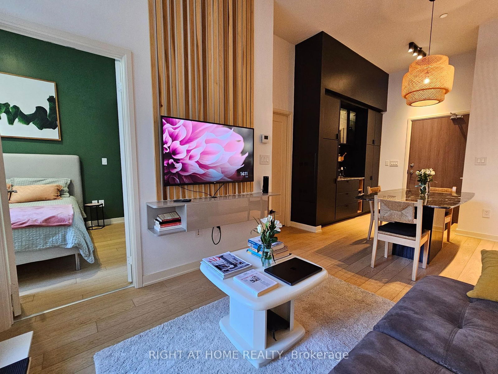 Condo for sale at 210-576 Front Street, Toronto, Waterfront Communities C1, M5V 0P8 - MLS: C12109641
