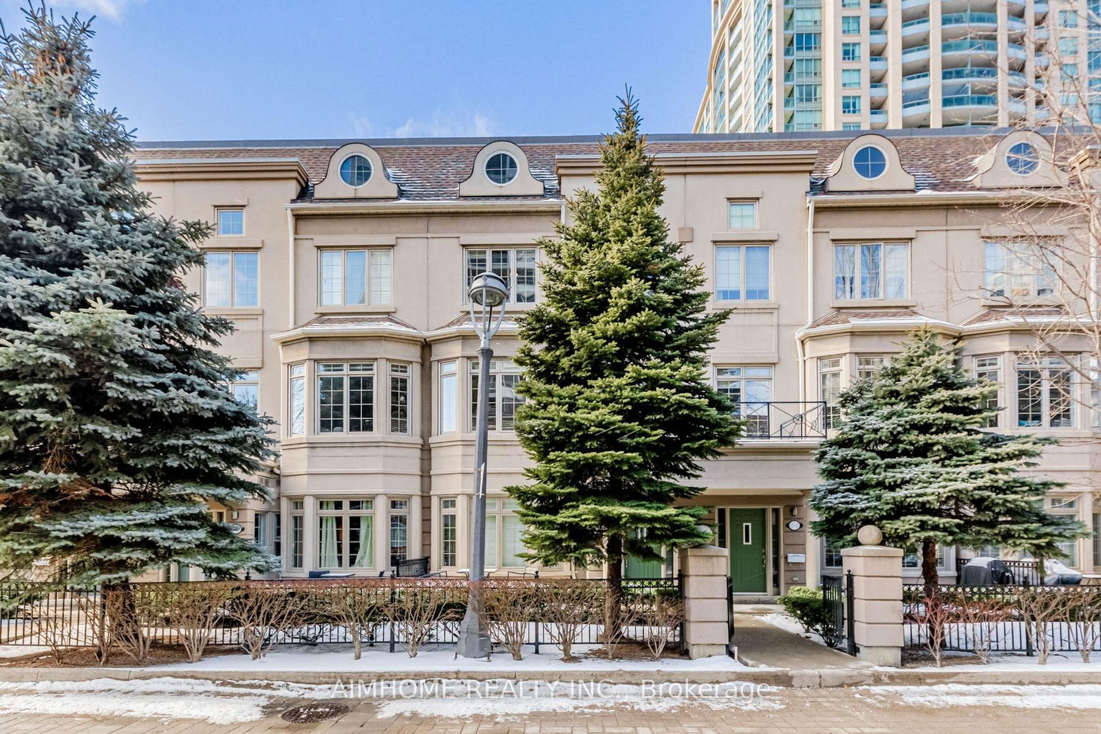 Townhouse for lease at Gv217-17 Barberry Place, Toronto, Bayview Village, M2K 3E2 - MLS: C12109791