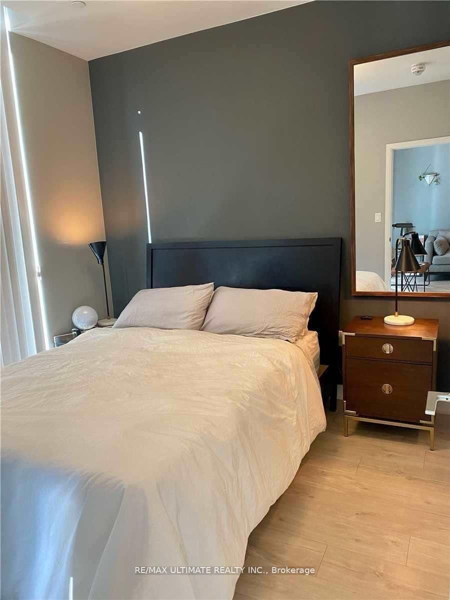Condo for lease at 819E-576 Front Street, Toronto, Waterfront Communities C1, M5V 0P8 - MLS: C12109857