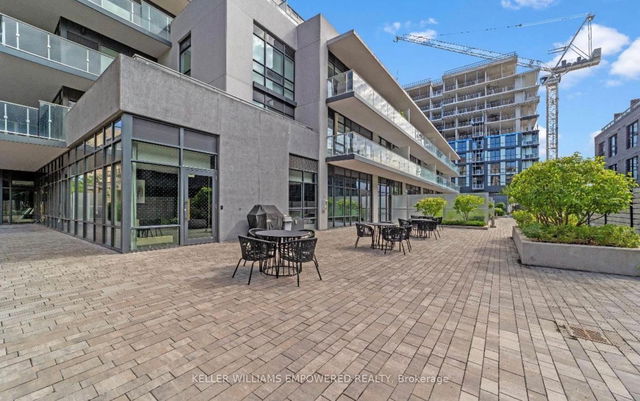 635 - 621 Sheppard Avenue