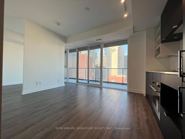1001 - 20 Edward Street