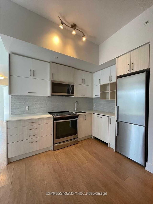 419 - 128 Fairview Mall Drive