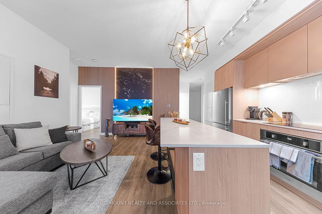 102 - 35 Tubman Avenue