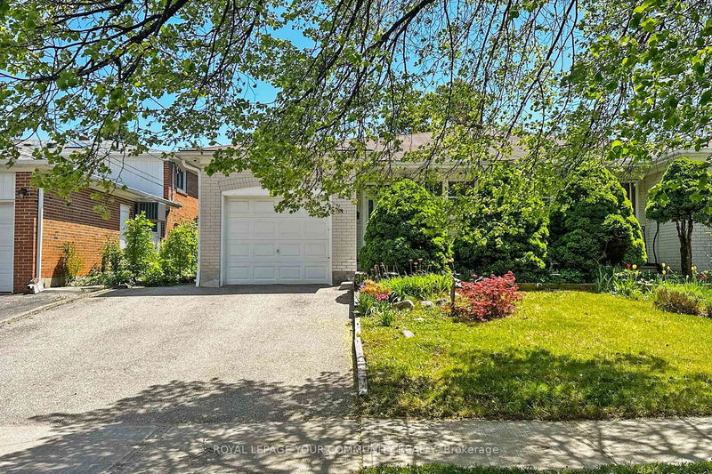 Unit Upper — 23 Fontainbleau Dr, Toronto - Newtonbrook West image-0-0