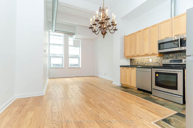 209 - 135 Dalhousie Street