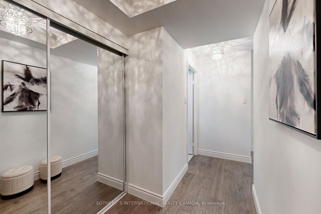 1001 - 10 Yonge Street