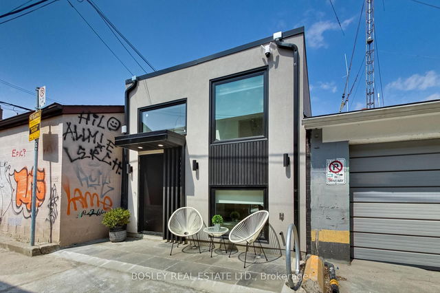 13R Mansfield Avenue