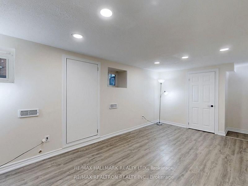 Semi-Detached House for lease at Basement-33 Angus Drive, Toronto, Don Valley Village, M2J 2W9 - MLS: C12110562