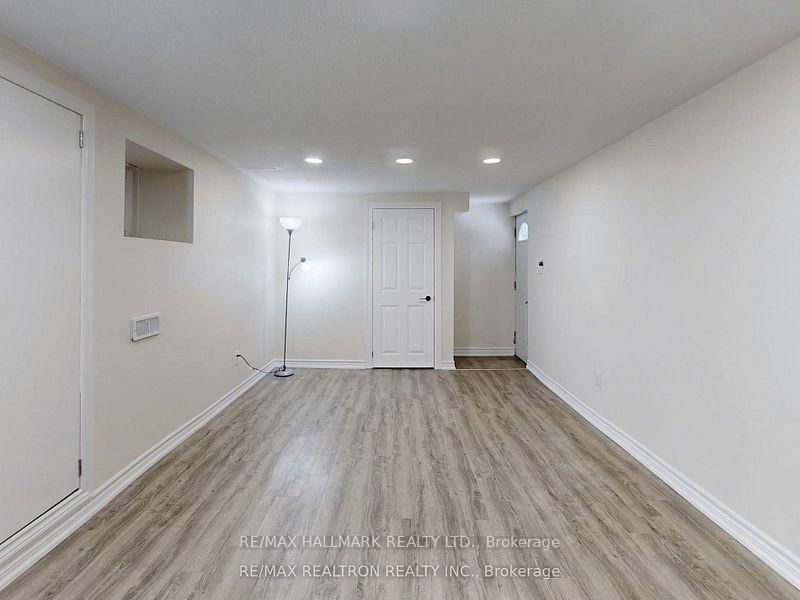 Semi-Detached House for lease at Basement-33 Angus Drive, Toronto, Don Valley Village, M2J 2W9 - MLS: C12110562