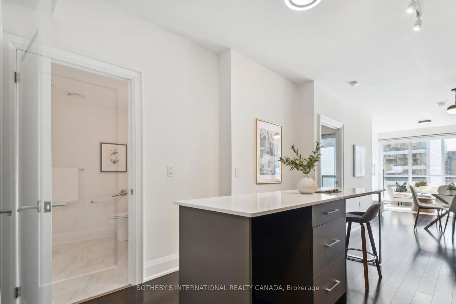 Condo leased at 1201-88 Cumberland Street, Toronto, Annex, M5R 0C8 - MLS: C12110812