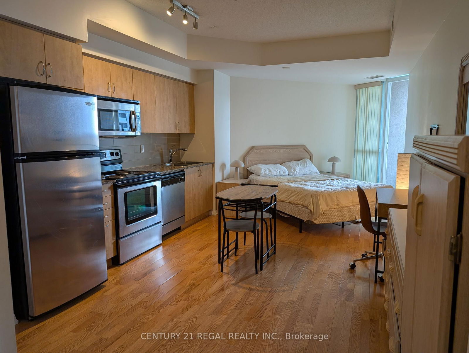Condo for lease at 858-209 Fort York Boulevard, Toronto, Waterfront Communities C1, M5V 4A1 - MLS: C12110874