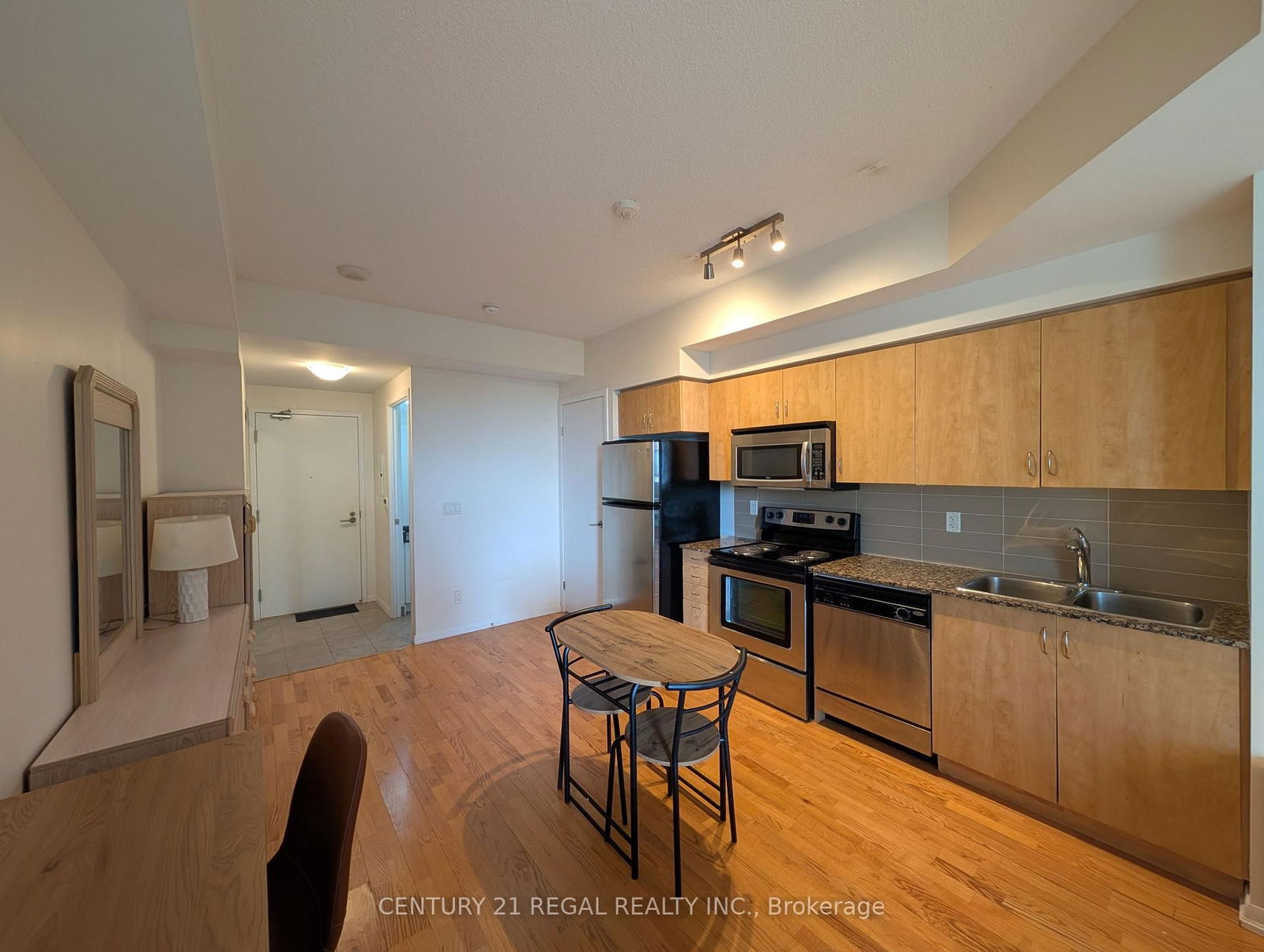 Condo for lease at 858-209 Fort York Boulevard, Toronto, Waterfront Communities C1, M5V 4A1 - MLS: C12110874