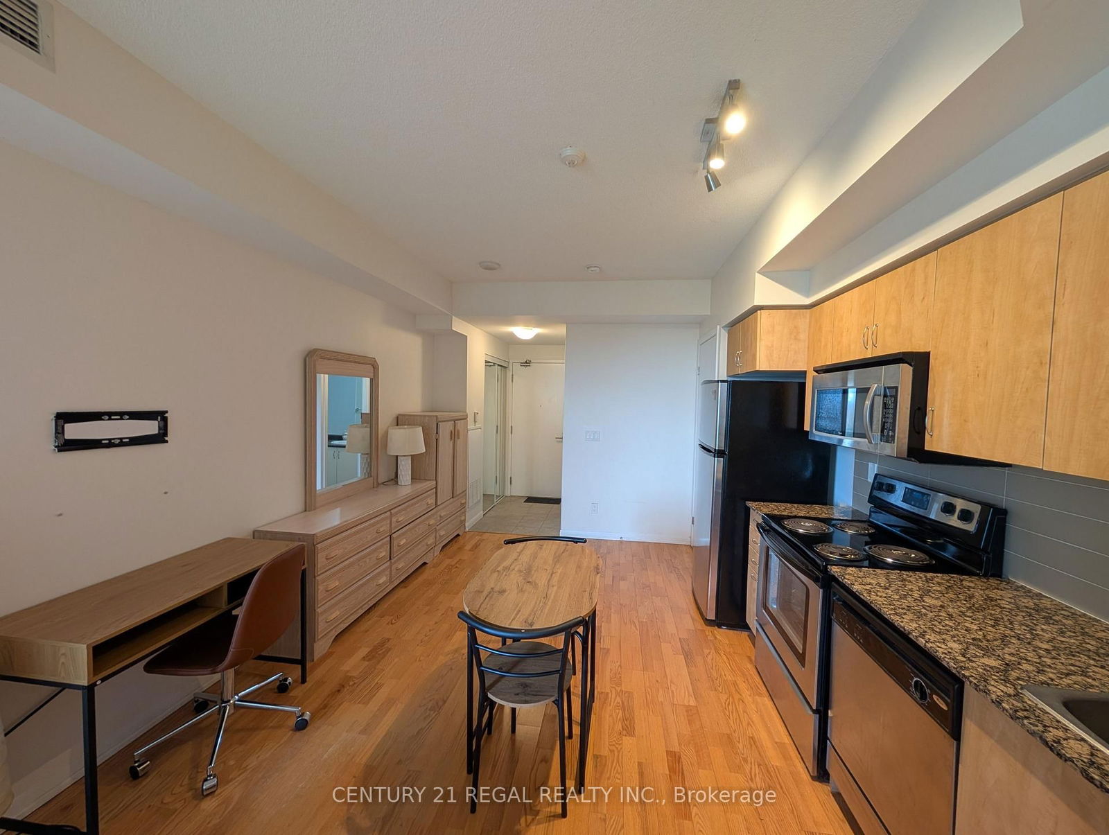 Condo for lease at 858-209 Fort York Boulevard, Toronto, Waterfront Communities C1, M5V 4A1 - MLS: C12110874