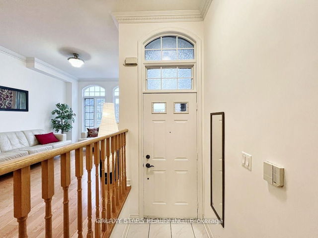 8E Hycrest Avenue