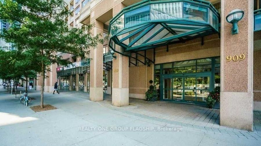 Condo for lease at 2209-909 Bay St. Street, Toronto, Bay Street Corridor, M5S 1Z9 - MLS: C12110935