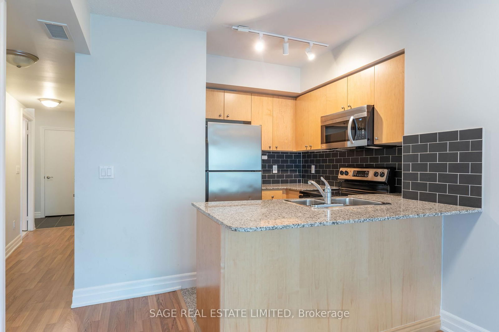 Condo leased at 411-8 Scollard Street, Toronto, Annex, M5R 1M2 - MLS: C12110952