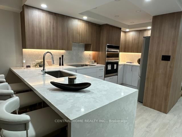 605 - 55 Skymark Drive