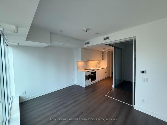 2707 - 8 Wellesley Street