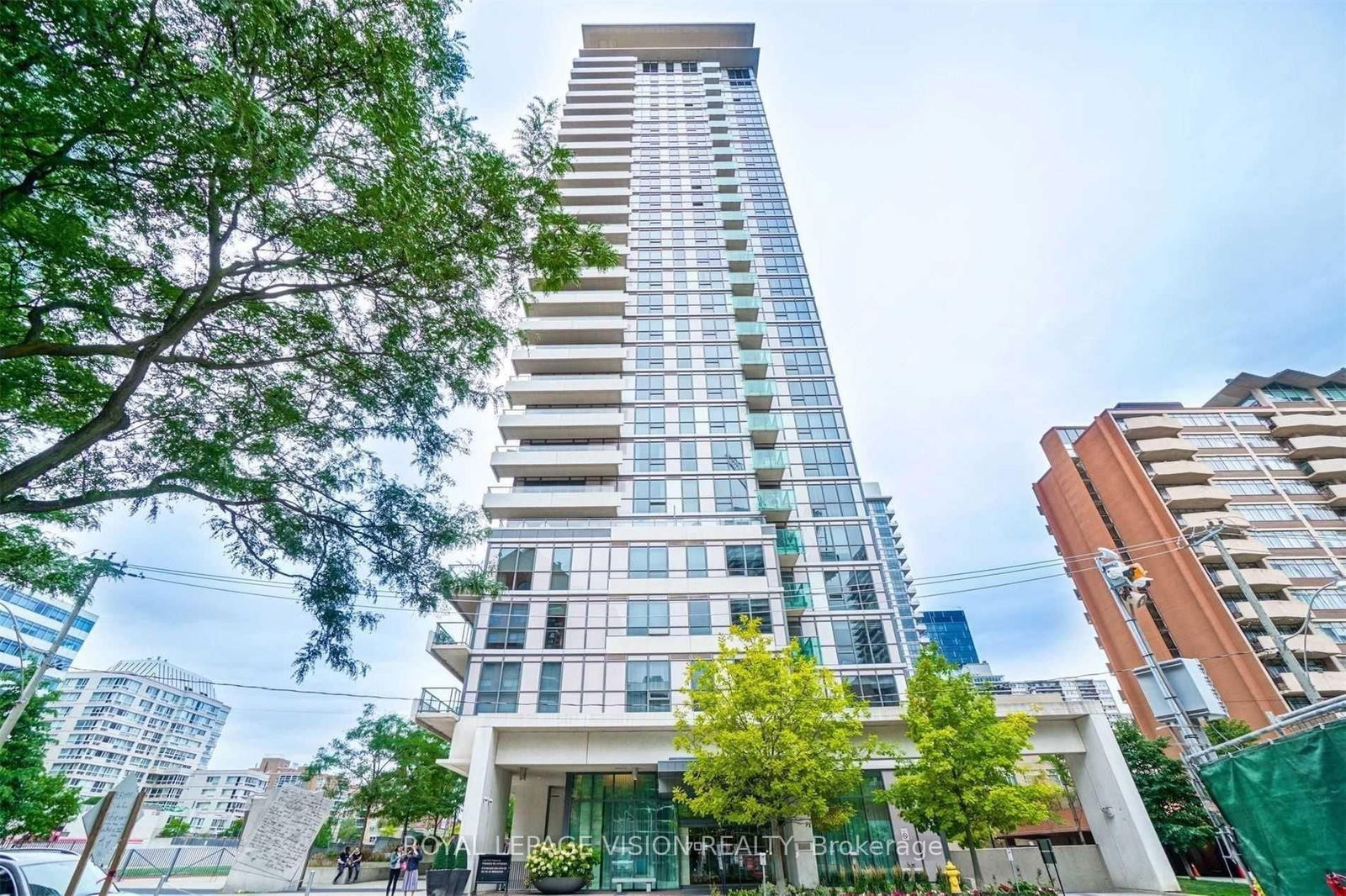 Condo leased at 318-70 Roehampton Avenue, Toronto, Mount Pleasant West, M4P 1R2 - MLS: C12111058
