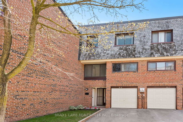 8 - 70 Castlebury Crescent