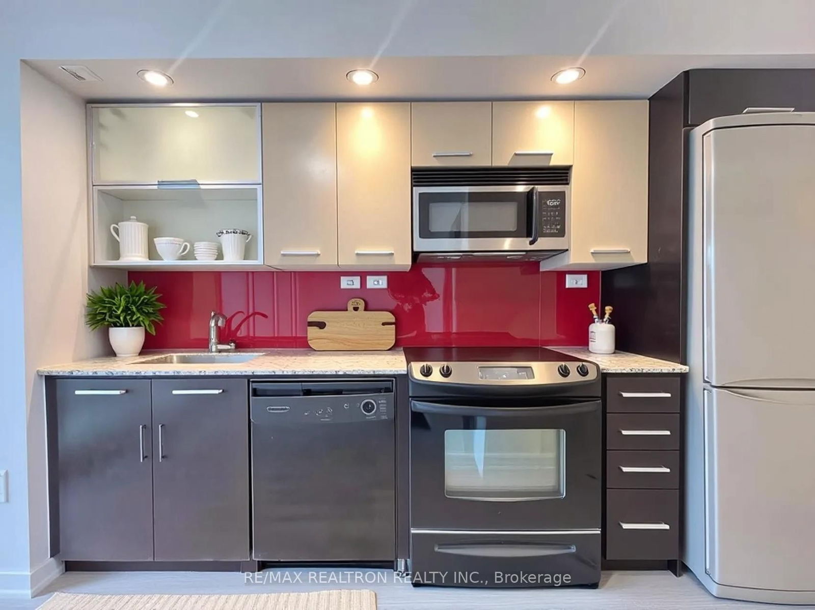 Condo for sale at 1608-8 Telegram Mews, Toronto, Waterfront Communities C1, M5V 3Z5 - MLS: C12111103