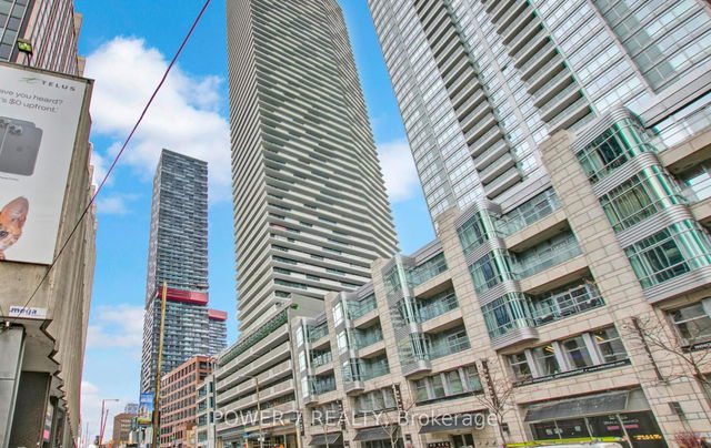 2807 - 2221 Yonge Street