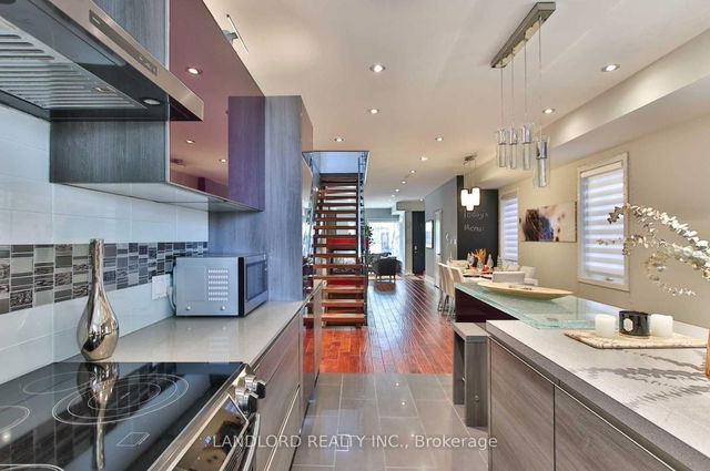 11 Garnet Avenue