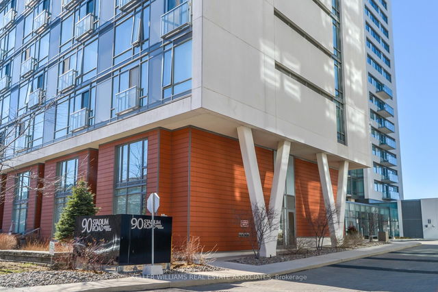 1002 - 90 Stadium Road