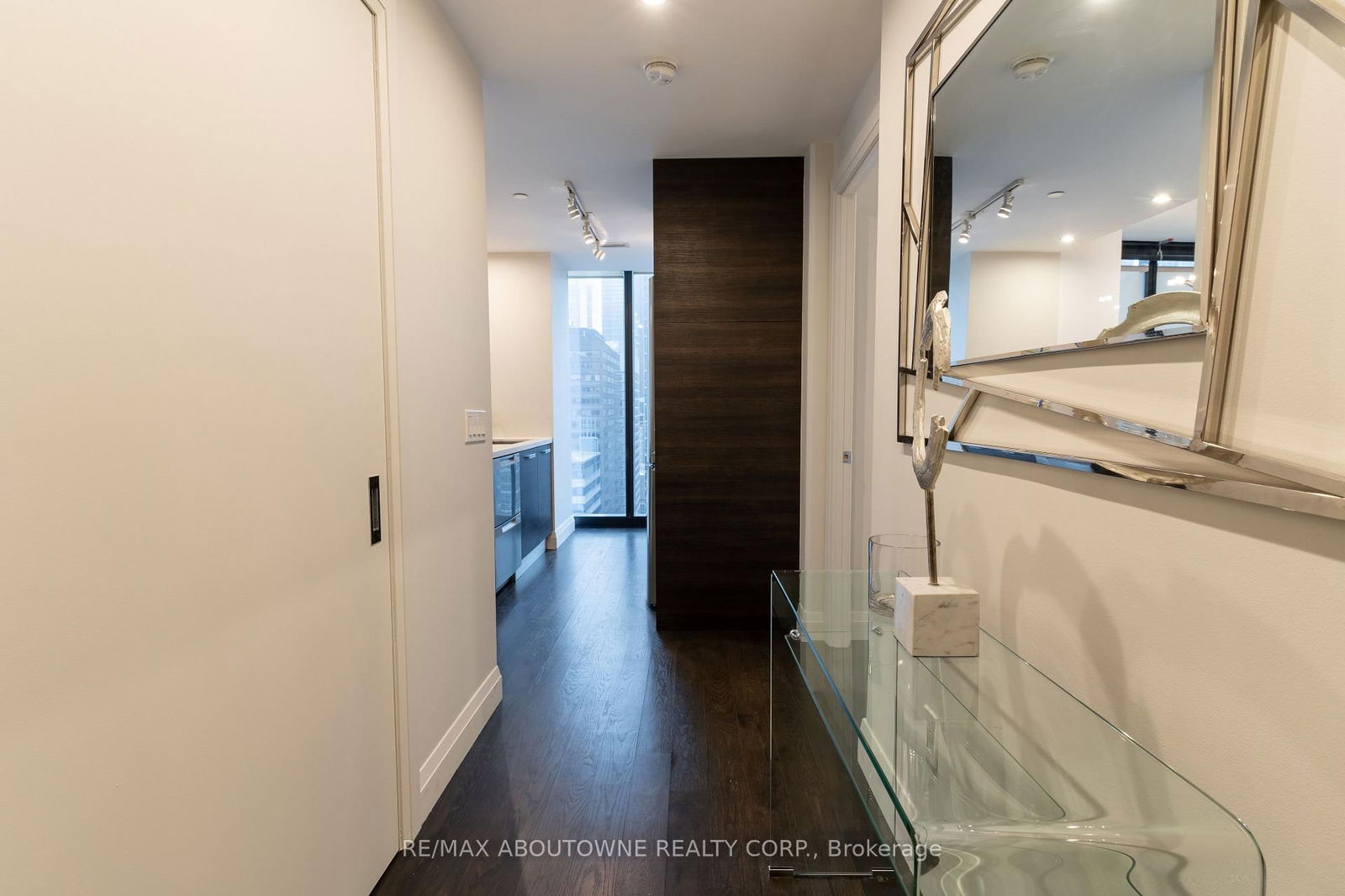 Condo for lease at 1603-224 King Street, Toronto, Waterfront Communities C1, M5H 0A6 - MLS: C12111471