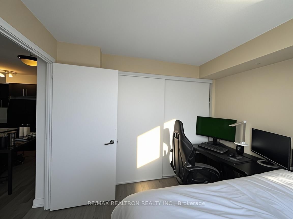 Condo for sale at 523-120 Dallimore Circle, Toronto, Banbury-Don Mills, M3C 4C5 - MLS: C12111483