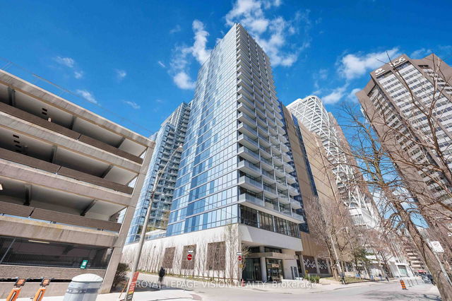 1509 - 210 Simcoe Street