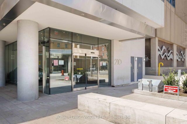 1509 - 210 Simcoe Street